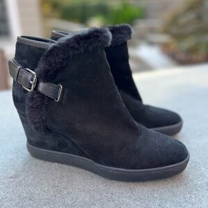 AQUATALIA black suede waterproof wedge booties, faux fur-lined, women’s size 10